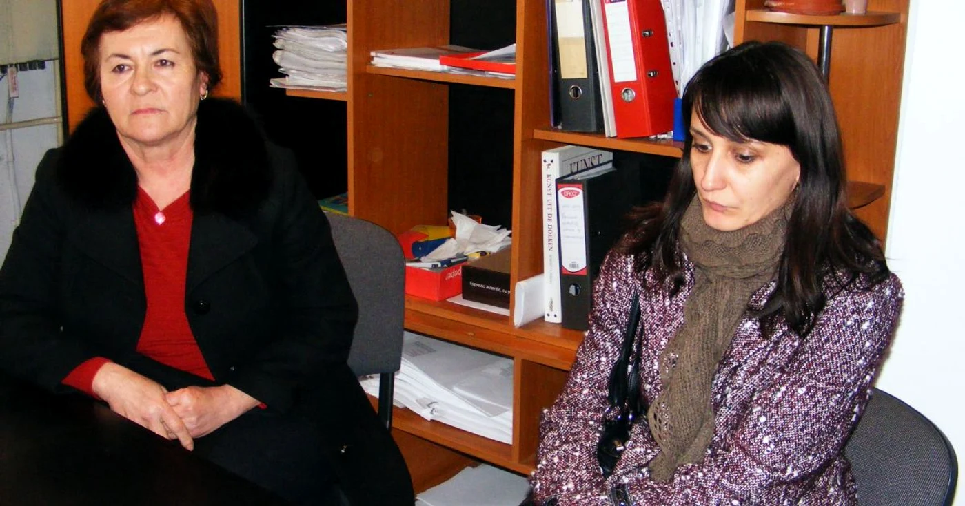 Directorul liceului (foto stânga) alături de purtătorul de cuvânt al unităţii şcolare FOTO Corina Macavei