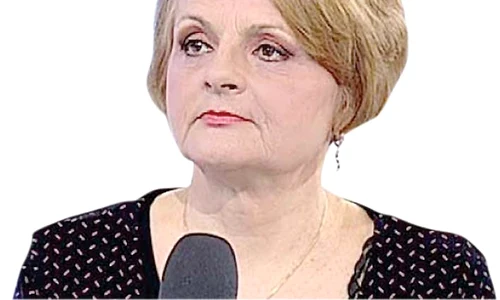 Laura Lavric e foc şi pară  pe Ecaterina Traian şi vrea  să o vadă după gratii jpeg