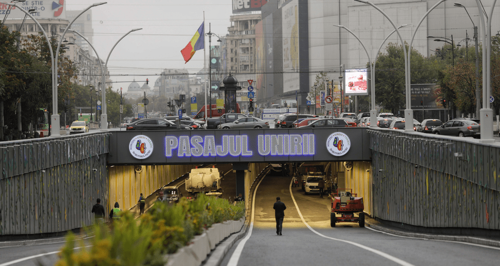 Un camion a rămas blocat în Pasajul Unirii din București. Primăria Sectorului 4 solicită despăgubiri 