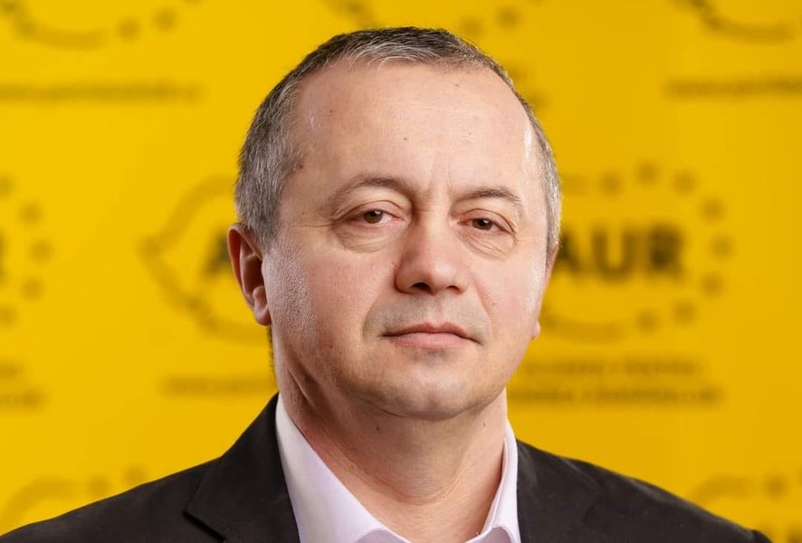 Un deputat AUR cere trimiterea înapoi a ucrainenilor de peste 18 ani: „Ni s-a acrit de bogătanii de la Kiev care au dat șpagă”