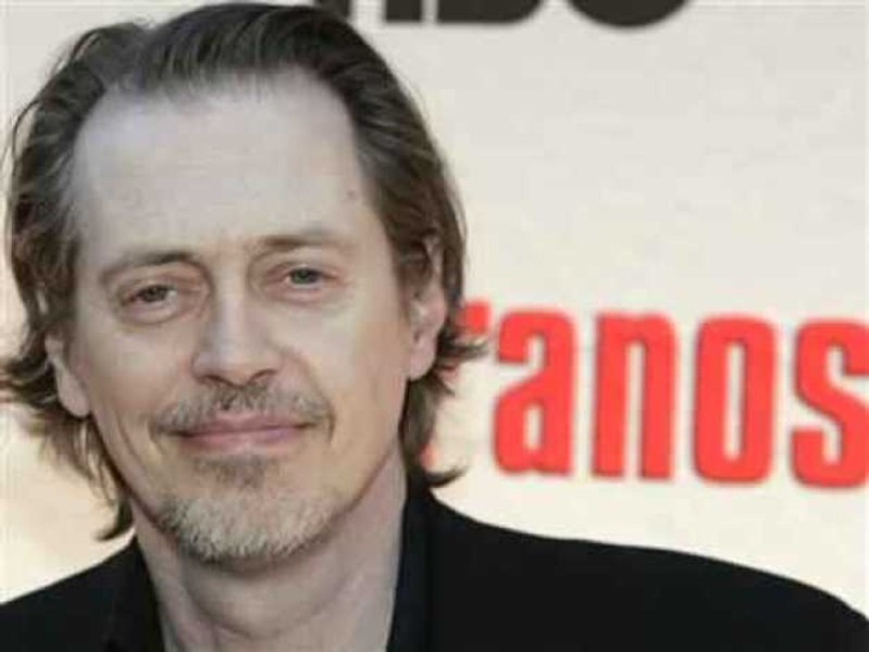 NY Post: Steve Buscemi a fost bătut de o persoană necunoscută în New York