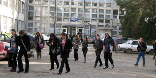 Elevii vor fi monitorizaţi la şcoală cu ajutorul camerelor video