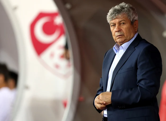 
    Mircea Lucescu are zilele numărate ca selecţioner al Turciei, dar unul dintre granzii din România i-a pregătit deja scaunulfoto: EPA  