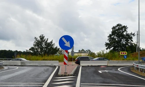 Acestea sunt bretelele care descarcă traficul din Lotul 4, fără de care tronsonul nu se poate fi dat în circulație  jpeg