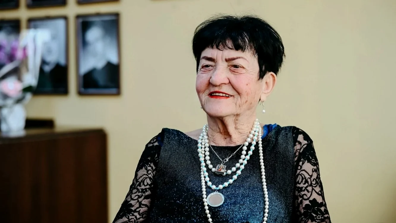 Amalia-Susana Tușa are 90 de ani și studentă în ultimul an la facultate. FOTO: basilica.ro. 