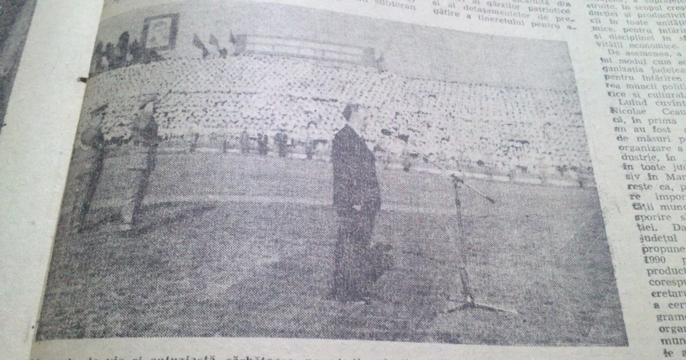 Ceausescu, pe stadionul 23 August din Baia Mare FOTO:Pentru Socialism