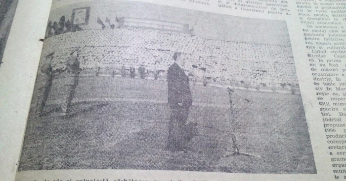 Ceausescu, pe stadionul 23 August din Baia Mare FOTO:Pentru Socialism