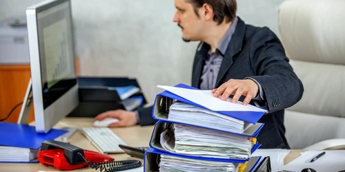 Birocratia ii nemultumeste pe imigranti  Foto Freepik com jpg