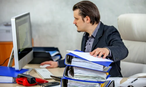 Birocratia ii nemultumeste pe imigranti  Foto Freepik com jpg