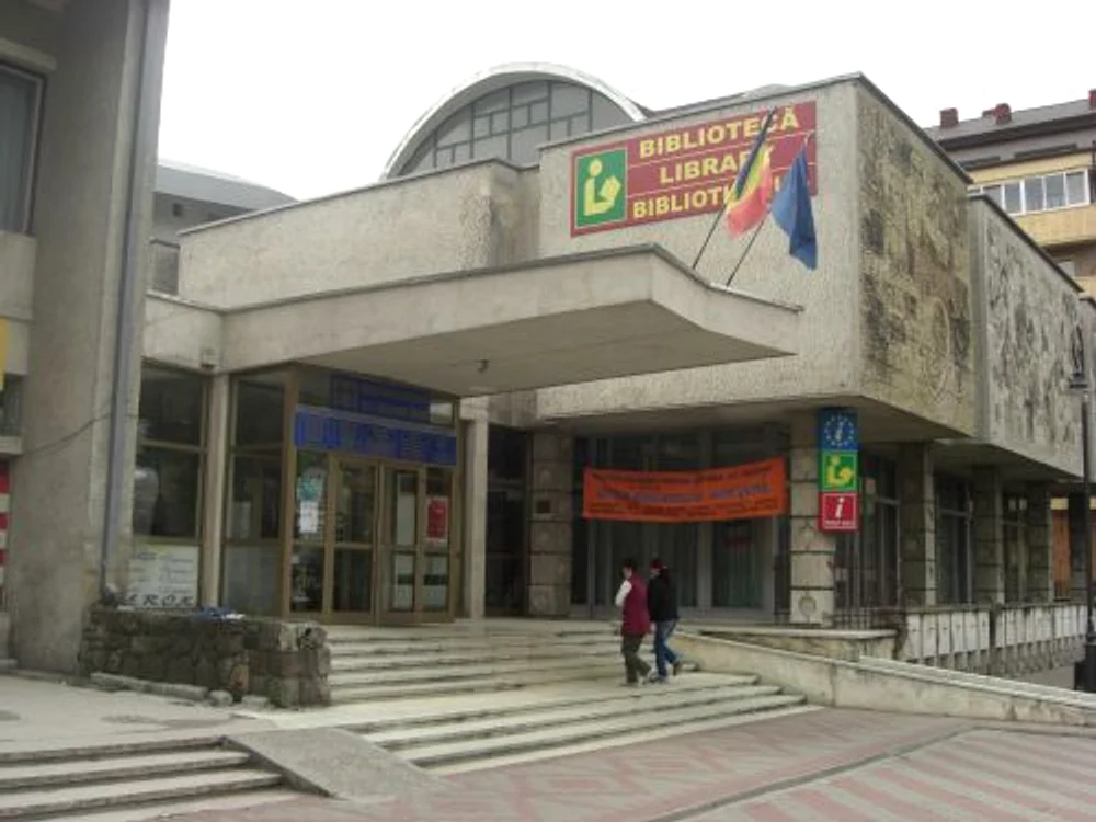 Biblioteca județeană GT Kirileanu