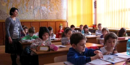 În jur de 500 de elevi sunt aşteptaţi anul acesta în clasa I şi grupa pregătitoare