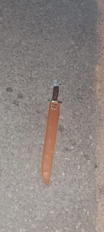 Clanurile implicate au plecat la luptă și cu macete