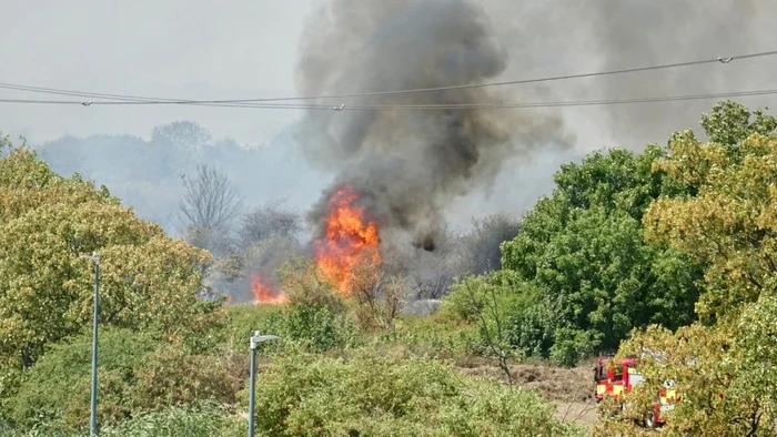 Incendiu zona de est din Londra 19 iulie 2022 pompier foc FOTO Profimedia
