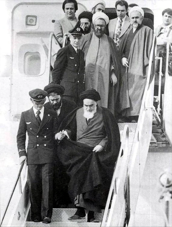 Întoarcerea ayatollahului Khomeini în Iran, la 1 februarie 1979 (© Wikimedia Commons)