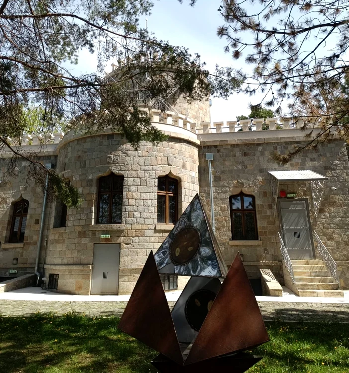 Castelul Iulia Hașdeu intră în reperații după o restaurare de 3 milioane de euro. Foto: Găzarul