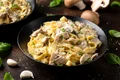 Paste cu pui si ciuperci  Sursa foto shutterstock 2228548909 jpg