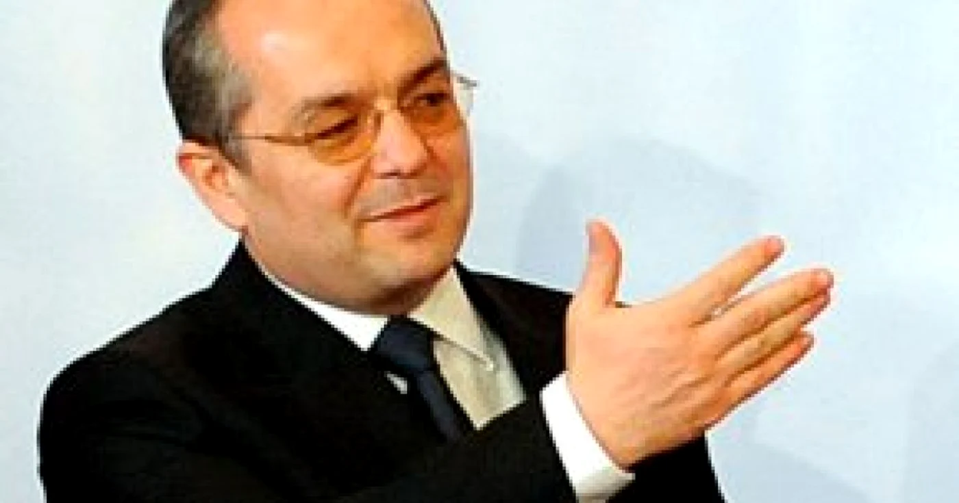 Emil Boc proposes 20% wage cut for Romanian ministers