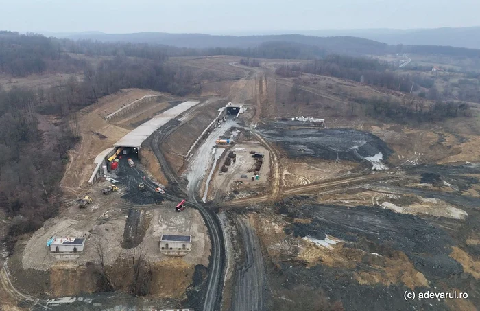Autostrada cu tuneluri din vest, în șantier. Foto Daniel Guță, ADEVĂRUL