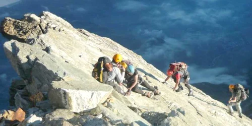 Alpinistul a căzut într-o prăpastie (foto arhivă)