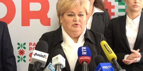 Reghina Apostolova privesc.eu