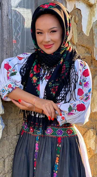 
    Adela Popescu trebuia să-şi boteze băieţelul vinerea trecută  