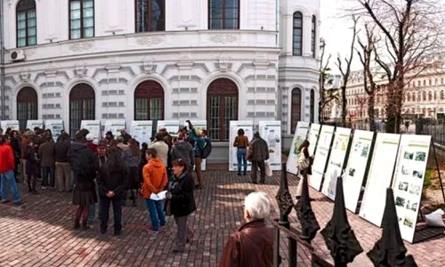 Expoziţia în aer liber „Grădini pierdute din Bucureşti” se prelungeşte până pe 30 septembrie jpeg