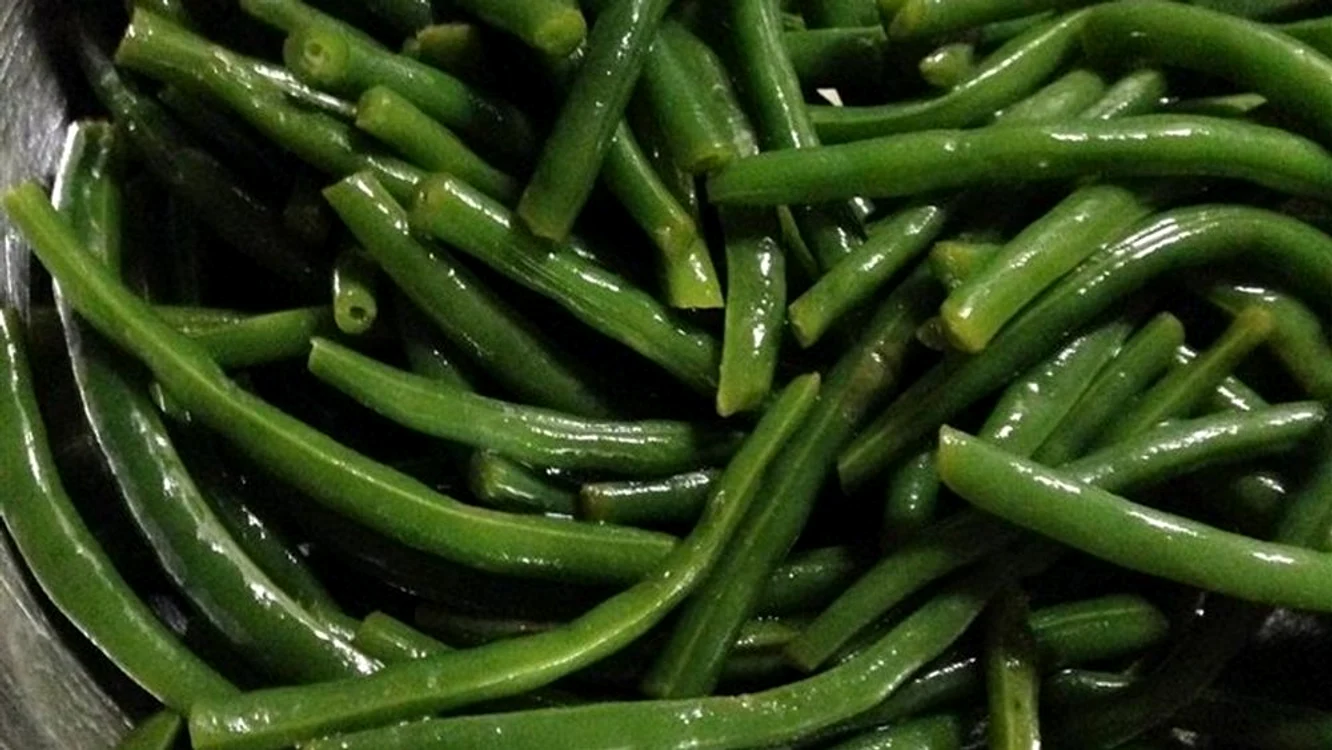 Fasole verde cu lamaie si usturoi jpeg