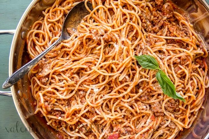 Spaghete cu carne de porc jpeg