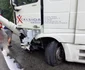 Accident pe Valea Oltului - DN7 - La apeduct Brezoi - coliziune între un TIR şi un autoturism soldată cu o victimă şi blocarea traficului Foto Adevărul