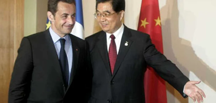 Preşedintele francez, Nicolas Sarkozy, şi omologul chinez, Hu Jintao