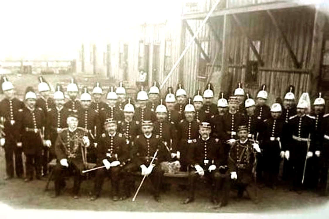Cavalerii Cercului de Aur