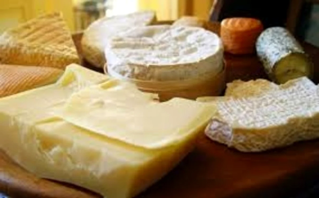 
    În Duminica Lăsatului Sec de brânză se consumă preparate albe: lactate și ouă în special  