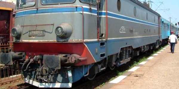 Angajaţii CFR au intrat în grevă spontană în Braşov şi Sibiu