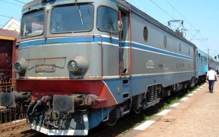 Angajaţii CFR au intrat în grevă spontană în Braşov şi Sibiu