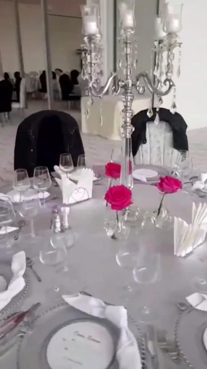 Cum a fost aranjată locația unde și-a serbat Oana Roman locația 