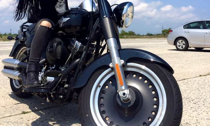 Silvia Launeanu De La Vegas motocicleta bad girl (1) jpeg
