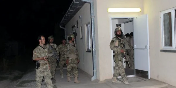 militari afgani foto epa
