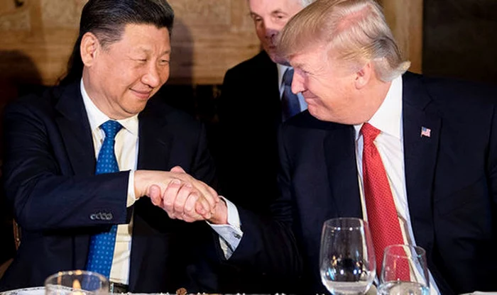 Trump şi preşedintele Chinei, Xi Jinping, la summit-ul din Florida/ Foto: EPA