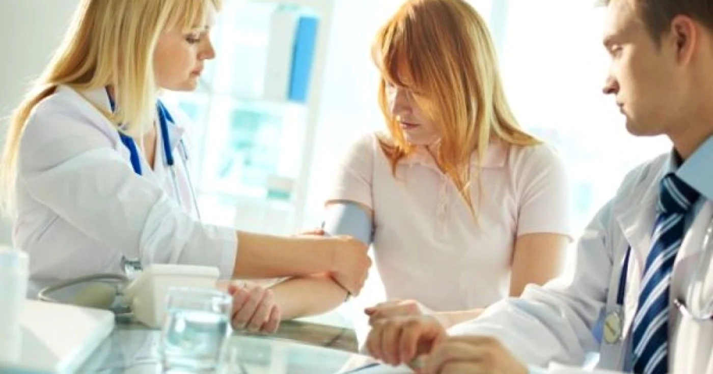 Dispozitivul Holter TA este recomandat, în primul rând, pentru diagnosticarea şi evaluarea severităţii hipertensiunii.
