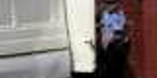 Bacău: Profesor spânzurat în beciul blocului