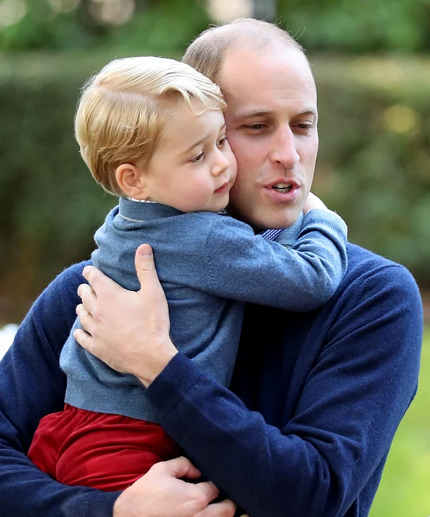 Prinţul George este cel care va prelua coroana de la tatăl său, William