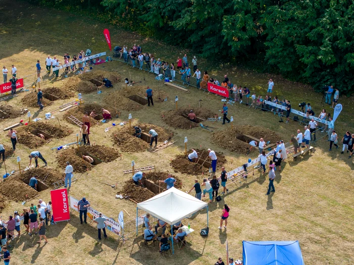 Campionatul mondial de săpat morminte a fost înființat în 2016 (Foto: MTFE/FACEBOOK)
