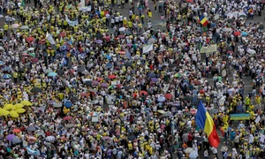 Protestul organizat de sindicaliștii din domeniul educației și susținătorii acestora în Piața Victoriei din București. FOTO Inquam Photos / Octav Ganea