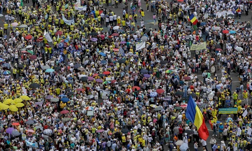 Protestul organizat de sindicaliștii din domeniul educației și susținătorii acestora în Piața Victoriei din București. FOTO Inquam Photos / Octav Ganea