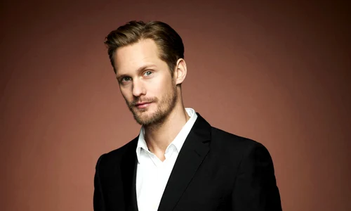 Așa arăta Alexander Skarsgard când juca în serialul True Blood jpeg