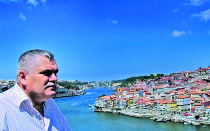 Scriitorul şi ziaristul Ştefan Mitroi este nominalizat, în 2013, la Premiul Uniunii Scriitorilor, cu volumul de poeme în proză „Jocuri de nenoroc“
