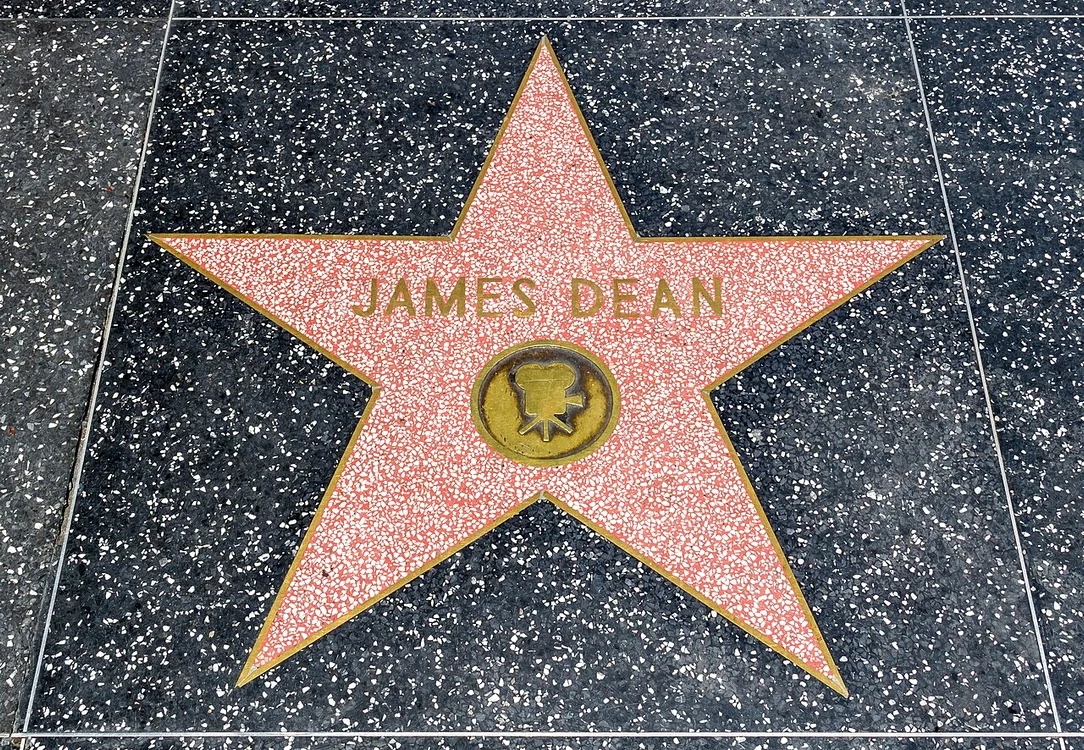 Steaua lui James Dean, pe Hollywood Boulevard din Los Angeles