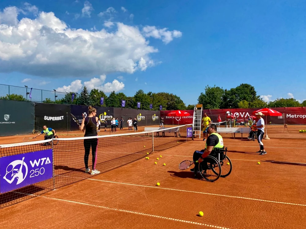 Antrenamentul de tenis a avut loc la clubul sportiv Winners Sports Cluj.