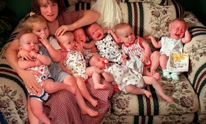 va amintiti de primii bebelusi septupleti jpeg