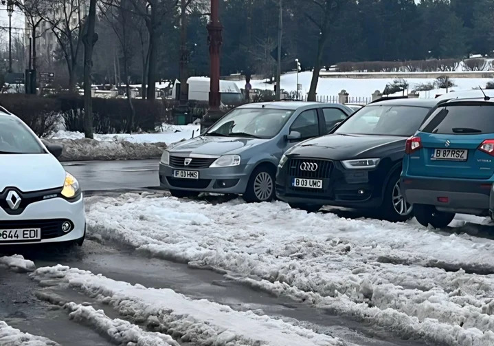 Primăria Capitalei a dat amenzi pentru lipsa de acțiune la deszăpezire FOTO: Facebook